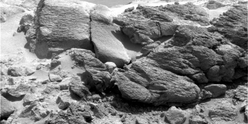 Summit's outcrop - Sol 625
nessun commento
Parole chiave: Mars rocks, sand and debris