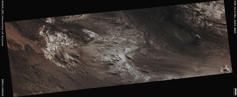 Possible Sulphate-rich Terrain in Coprates Chasma (Absolute Natural Colors; credits for the additional process. and color.: Dr Gianluigi Barca - Lunexit Team) 
Mars Local Time: 14:11 (Early Afternoon)
Coord. (centered): 10,4° South Lat. and 291,3° East Long.
Spacecraft altitude: 263,8 Km (such as about 164,9 miles) 
Original image scale range: 52,8 cm/pixel (with 2 x 2 binning) so objects ~ 1 mt and 58 cm across are resolved
Map projected scale: 50 cm/pixel
Map projection: EQUIRECTANGULAR
Emission Angle: 5,1° 
Phase Angle: 38,1°
Solar Incidence Angle: 33° (meaning that the Sun is about 57° above the Local Horizon)
Solar Longitude: 349,3° (Northern Winter)
Credits: NASA/JPL/University of Arizona
Additional process. and coloring: Dr Paolo C. Fienga - Lunar Explorer Italia
Parole chiave: Mars from orbit - Chasmas - Coprates Chasma