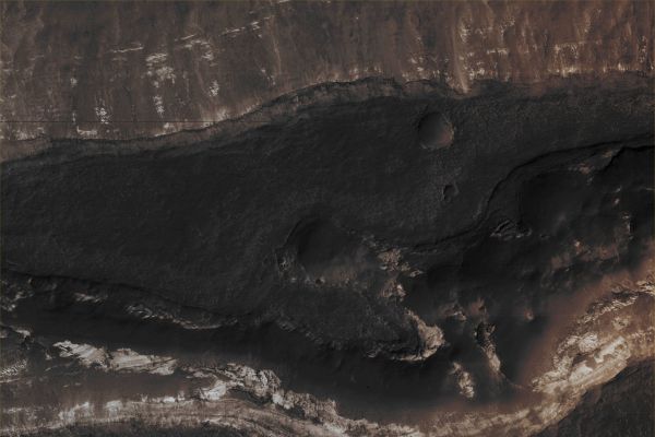 Layered Features inside Terby Crater (CTX Frame "B" - Absolute Natural Colors; credits for the additional process. and color.: Dr Paolo C. Fienga - Lunexit Team)
Coord. (centered): 27,1° South Lat. and 75,0° East Long.
Parole chiave: Mars from orbit - Craters - Terby Crater