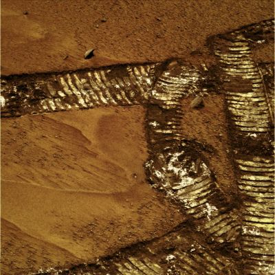 Criss-Crossed Rover Tracks - Sol 628 (Natural Colors; credits: Dr G. Barca)
nessun commento
Parole chiave: Martian Surface - Rover Tracks and possible Sulphates